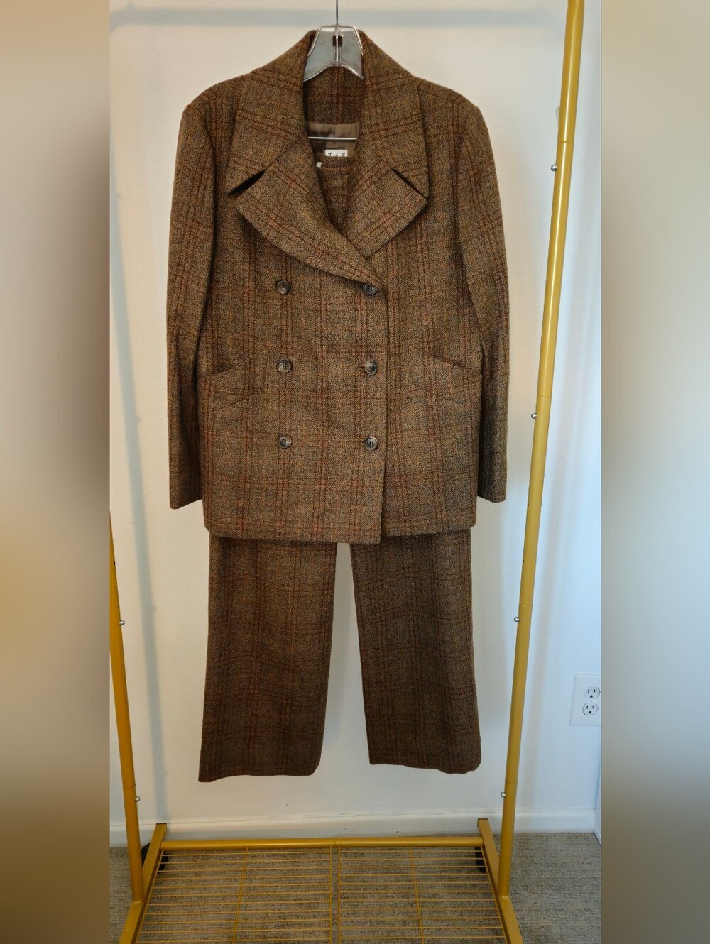 Womens Vintage TSE Double-Breasted Tweed Suit Set in Brown Plaid Size 8